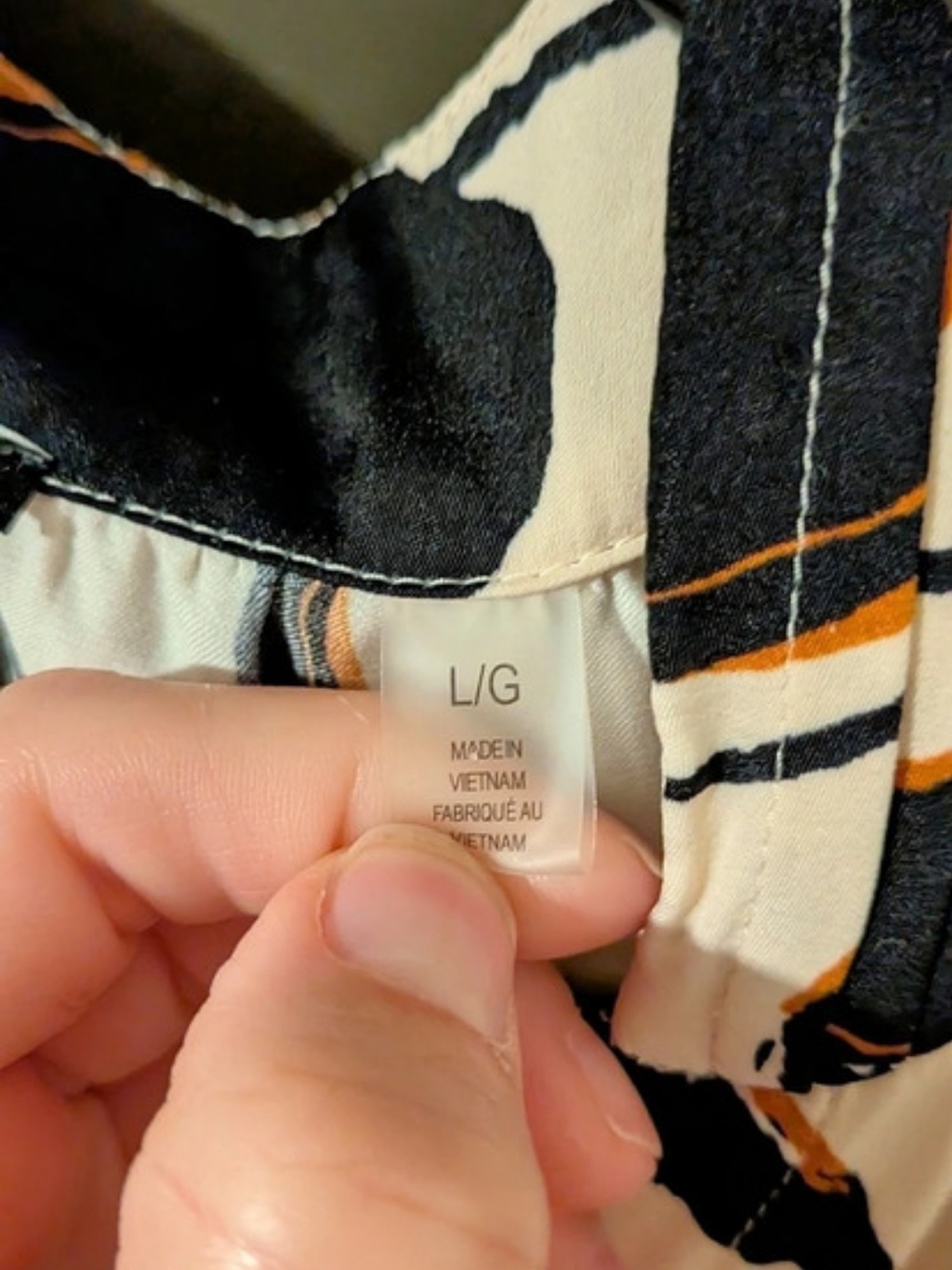 Tahari Floral Blouse in Cream & Black Size Large - Picture 6 of 6